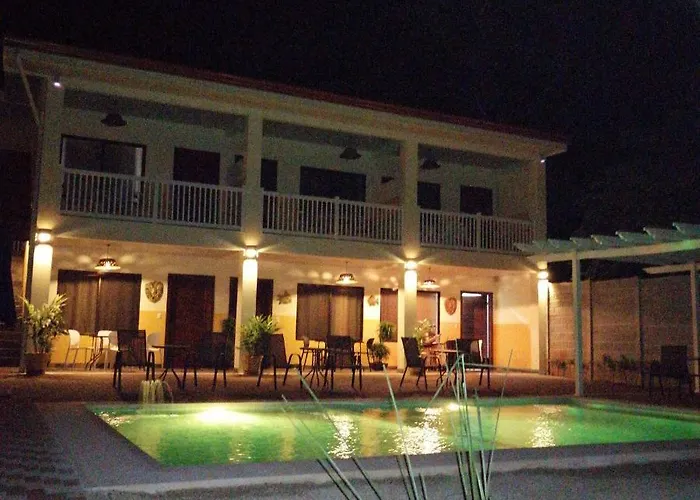 Cabinas El Colibri, Hotel Puerto Carrillo