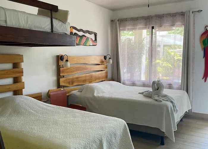 Cabinas El Colibri, Hotel Puerto Carrillo