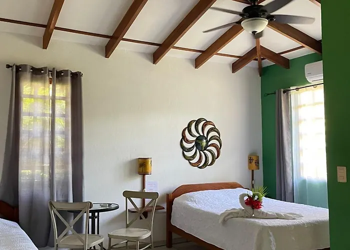 Hotel Cabinas El Colibri, 3*
