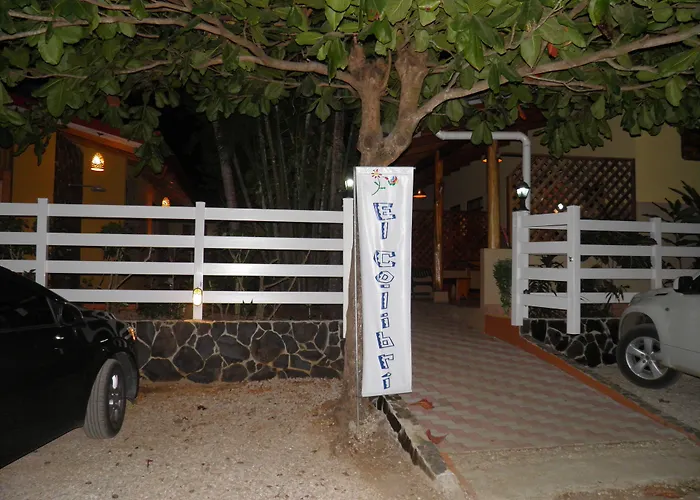 Cabinas El Colibri, Hotel Puerto Carrillo