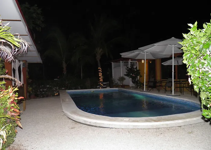 Cabinas El Colibri, Hotel 3*