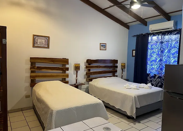 Cabinas El Colibri, Puerto Carrillo