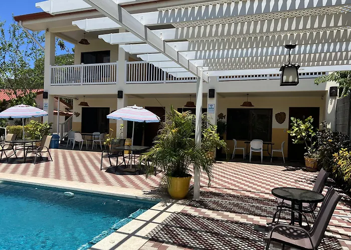 Cabinas El Colibri, Hotel