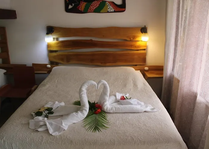 Cabinas El Colibri, 3*